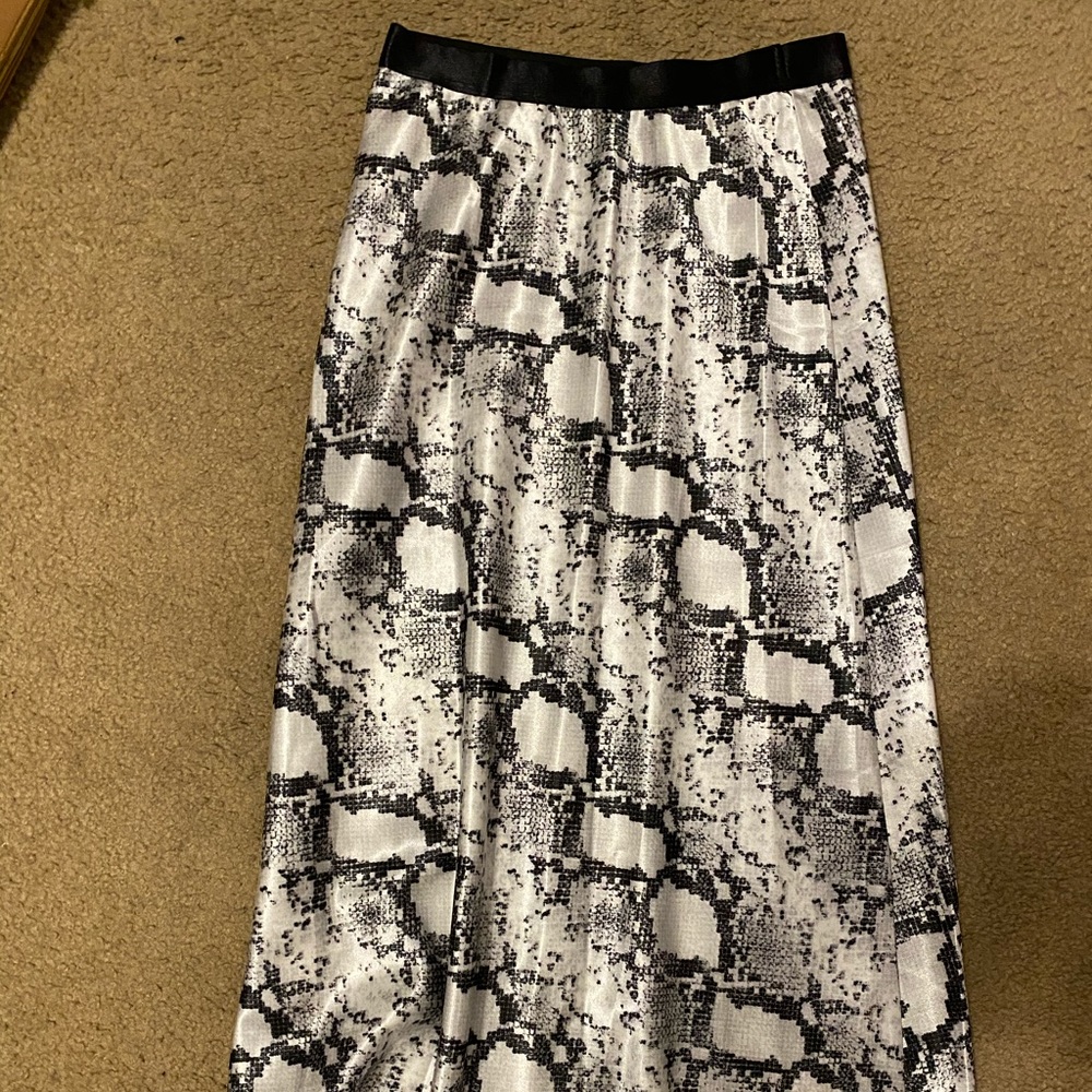 Snake design maxi skirt